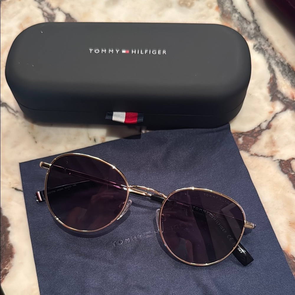 Tommy Hilfiger Gold Frame Sunglasses